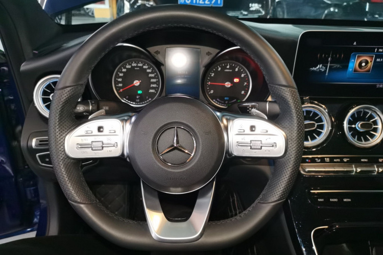 奔驰C级 2019款 C 260 运动版局部细节13