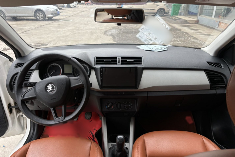 斯柯达 晶锐 2017款 1.4L 手动车享版中控内饰7001