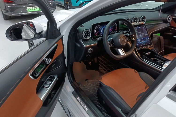 奔驰C级 2024款 C 260 L 运动版中控内饰20