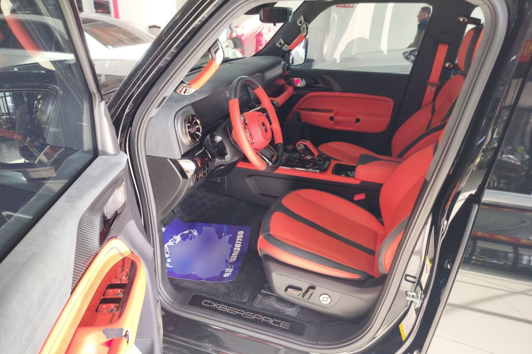 超境汽车 共创坦克300 2023款 2.0T 赛博骑士中控内饰7003