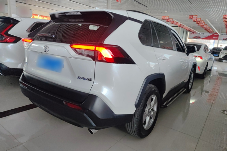丰田 RAV4荣放 2024款 2.0L CVT两驱都市版车身外观7