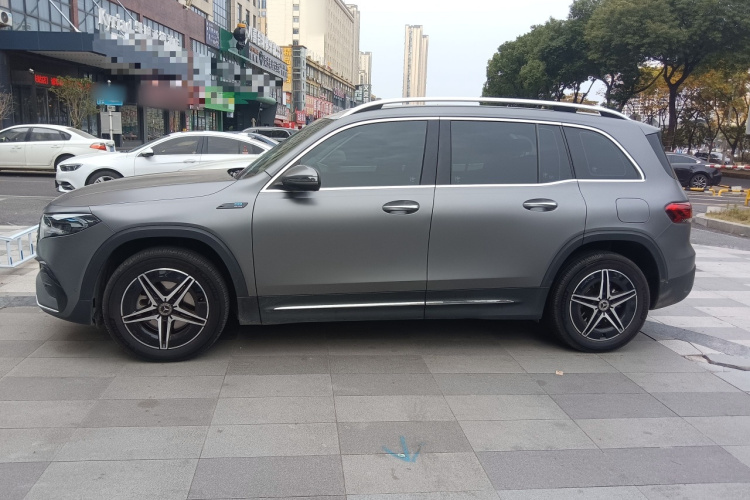 奔驰EQB 2022款 EQB 350 4MATIC 首发特别版车身外观4