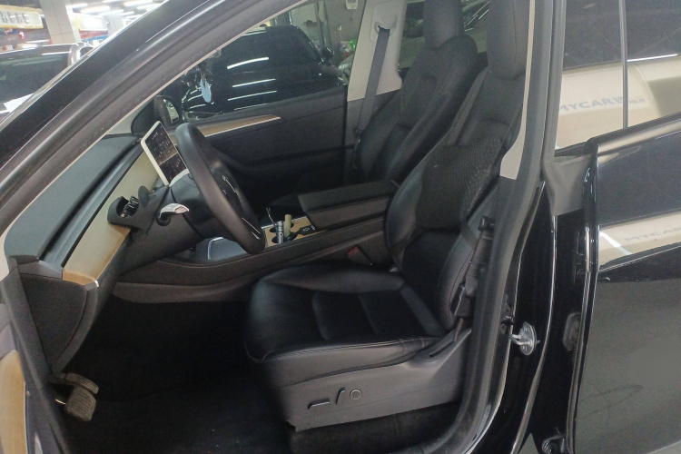 特斯拉 Model Y 2021款 标准续航后驱版局部细节19