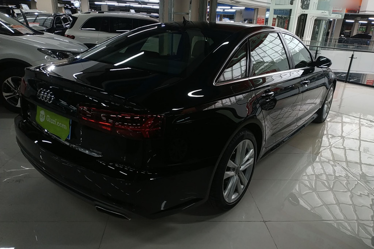 奥迪A6L 2018款 30周年年型 45 TFSI quattro 运动型车身外观7