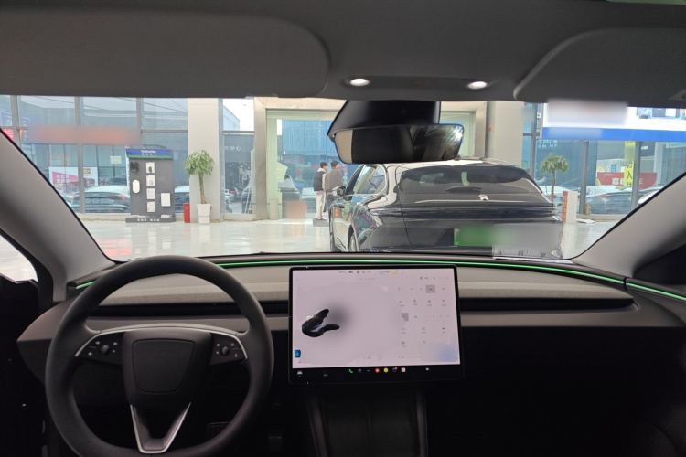 特斯拉 Model 3 2025款 改款 后轮驱动版中控内饰7002