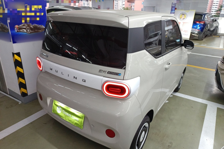 五菱汽车 宏光MINIEV 2024款 第三代 215km 青春版车身外观7