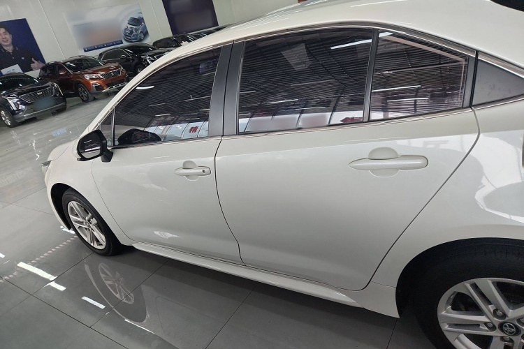 丰田 雷凌 2019款 185T CVT豪华版 国VI车身外观6003