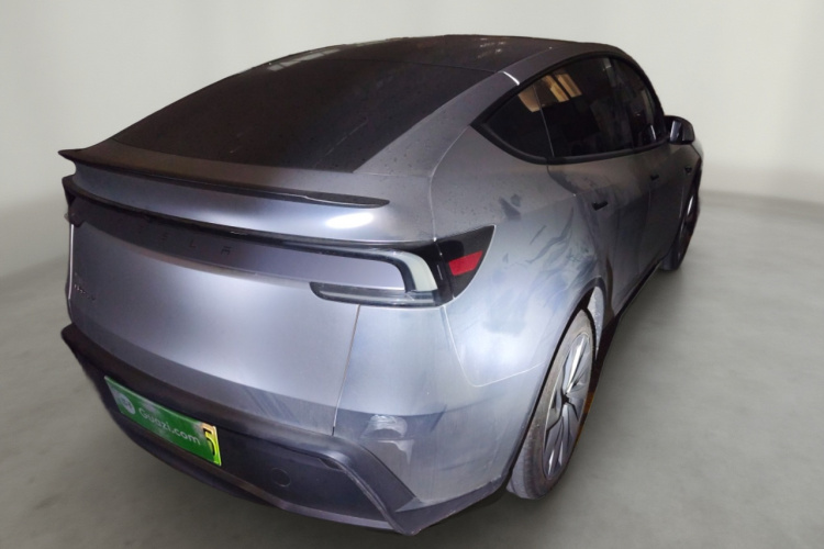 特斯拉 Model Y 2025款 后轮驱动版车身外观7