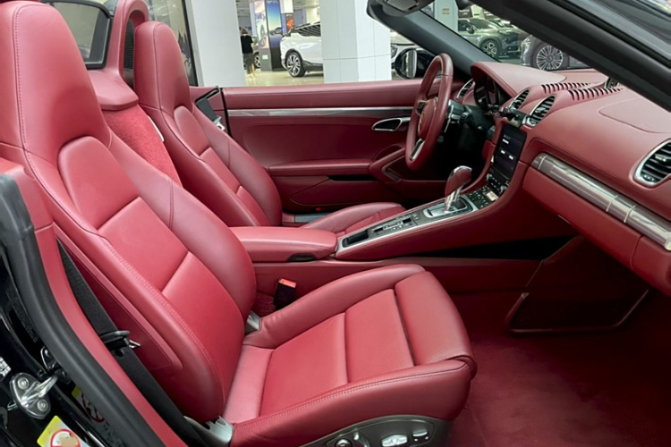 保时捷718 2022款 Boxster 2.0T中控内饰7003