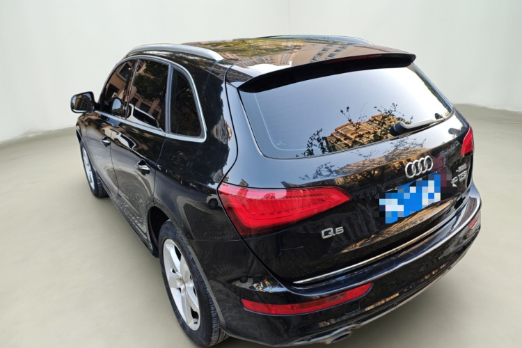 奥迪Q5 2017款 Plus 40 TFSI 进取型车身外观5