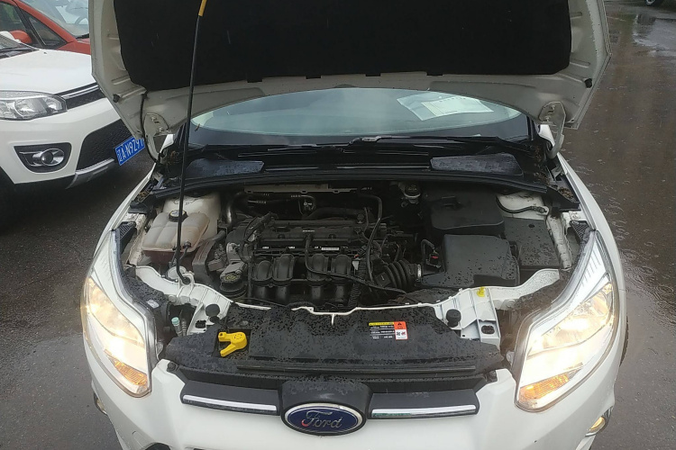 福特 福克斯 2012款 三厢 1.6L 自动风尚型机舱底盘24