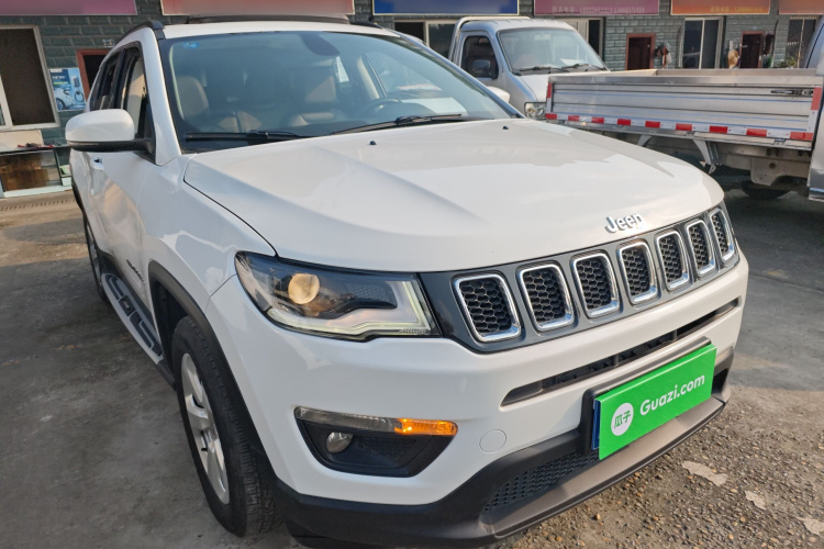 Jeep 指南者 2019款 220T 自动家享版车身外观3