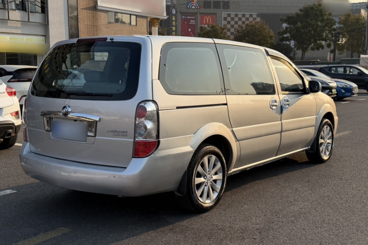 别克GL8 2014款 2.4L 经典版车身外观6005