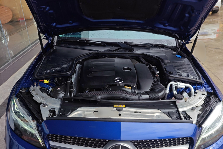 奔驰C级 2020款 改款 C 260 L 运动版机舱底盘24