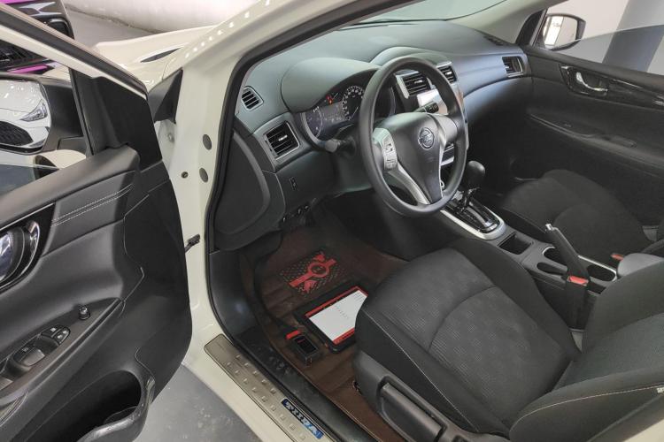 日产 骐达TIIDA 2021款 1.6L CVT酷动版中控内饰20