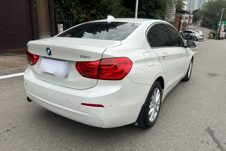 宝马1系 2018款 118i 时尚型车身外观6004