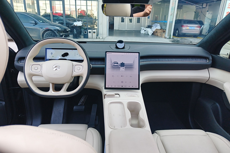 蔚来ES6 2024款 75kWh中控内饰7002