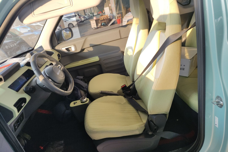 吉利银河 2023款 熊猫mini 200km 耐力熊中控内饰19