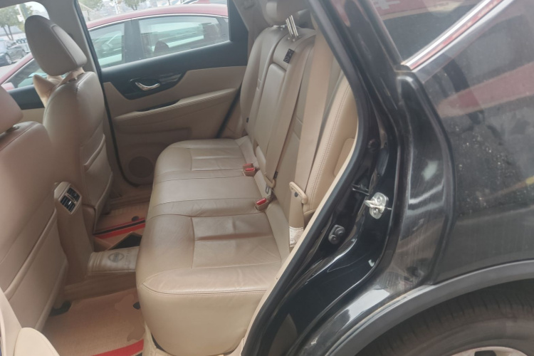 日产 奇骏 2019款 2.0L CVT智联舒适版 2WD中控内饰7004