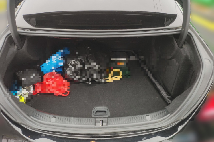 奔驰E级 2018款 改款 E 300 L 豪华型中控内饰23