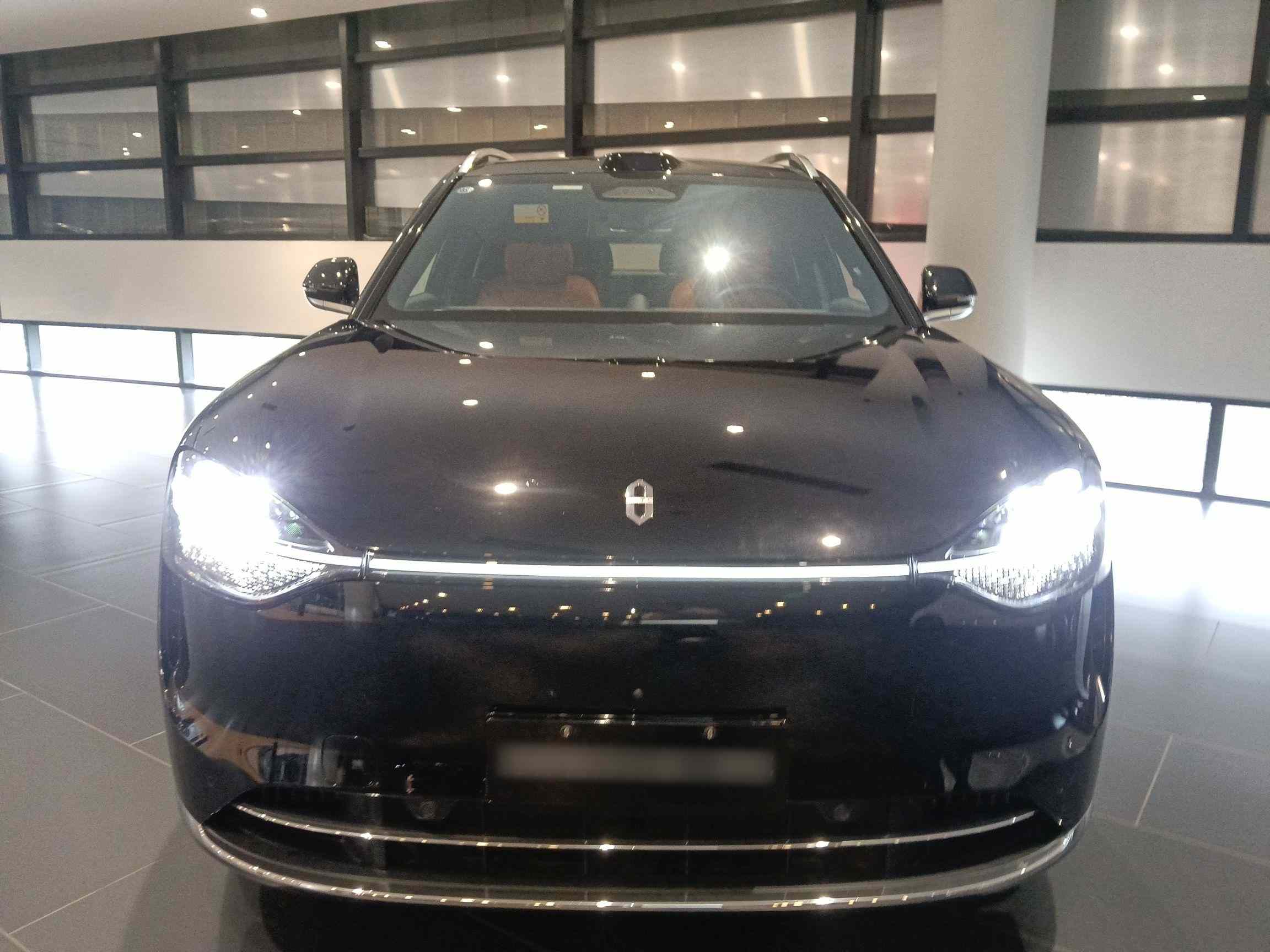 鸿蒙智行 问界M9 2024款 增程 Ultra版 42kWh 6座版(1)