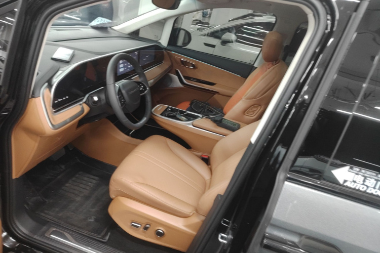 上汽大通MAXUS 大家9 2024款 超混 超长续航森林版 七座中控内饰19