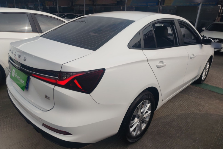 荣威i5 2023款 1.5L 手动舒享版车身外观7