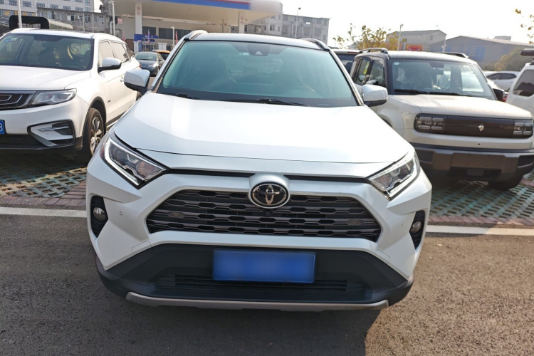 丰田 RAV4荣放 2021款 2.0L CVT四驱尊贵版车身外观2