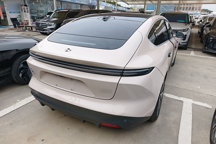 蔚来ET5 2022款 75kWh车身外观7