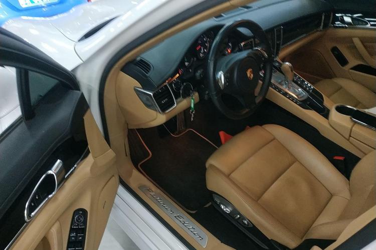 保时捷 2013款 Panamera 4 Platinum Edition 3.6L中控内饰20