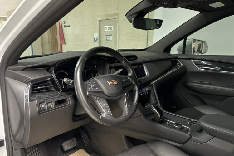 凯迪拉克XT5 2021款 28T 豪华型中控内饰7005