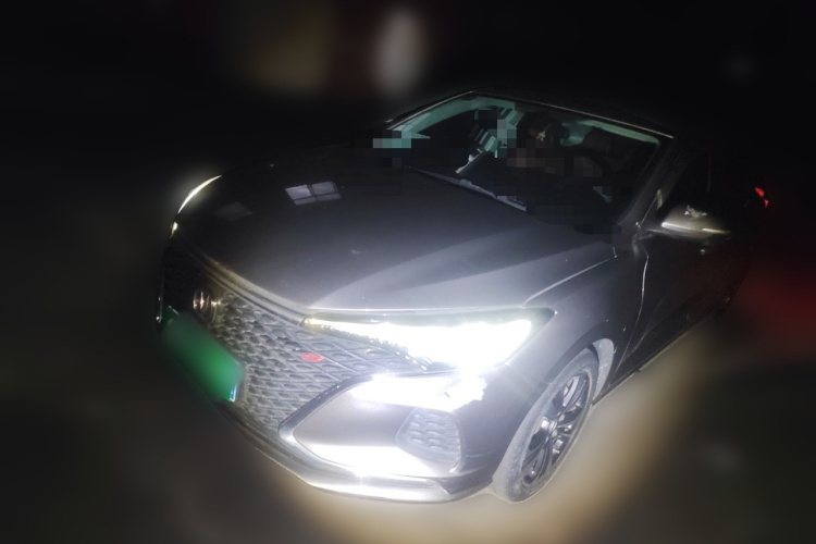 长安 逸动 2020款 PLUS 蓝鲸NE 1.4T GDI DCT旗舰型车身外观1