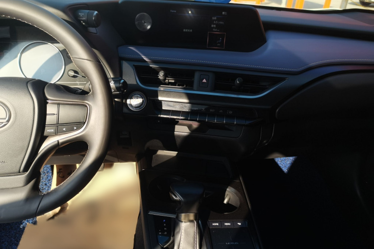 雷克萨斯UX 2020款 200 特别版局部细节16