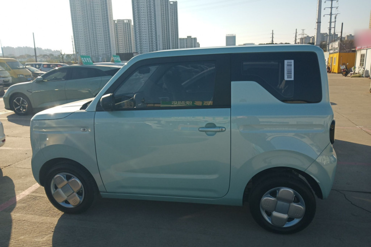 吉利银河 2024款 熊猫mini 200km 耐力熊车身外观4