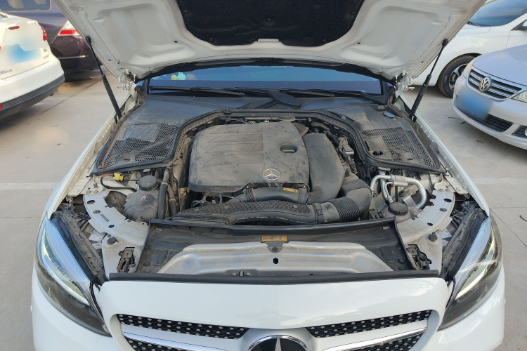 奔驰C级(进口) 2020款 改款 C 260 旅行轿车机舱底盘24