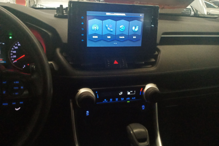 丰田 RAV4荣放 2021款 2.0L CVT两驱都市版中控内饰7002