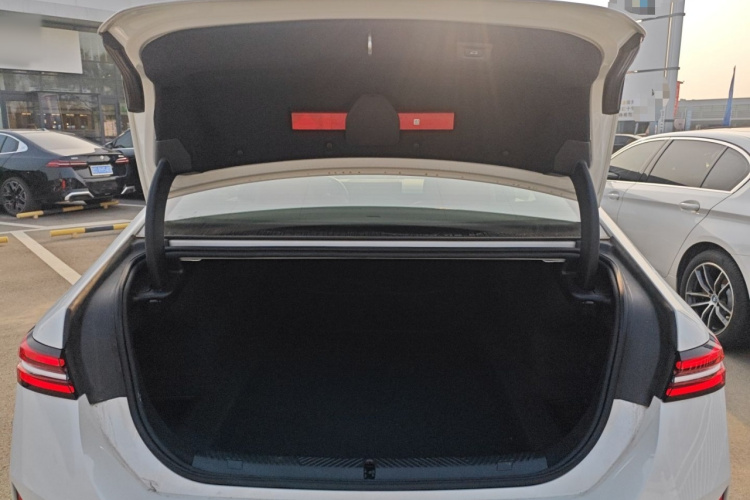 宝马5系 2024款 525Li M运动套装机舱底盘23