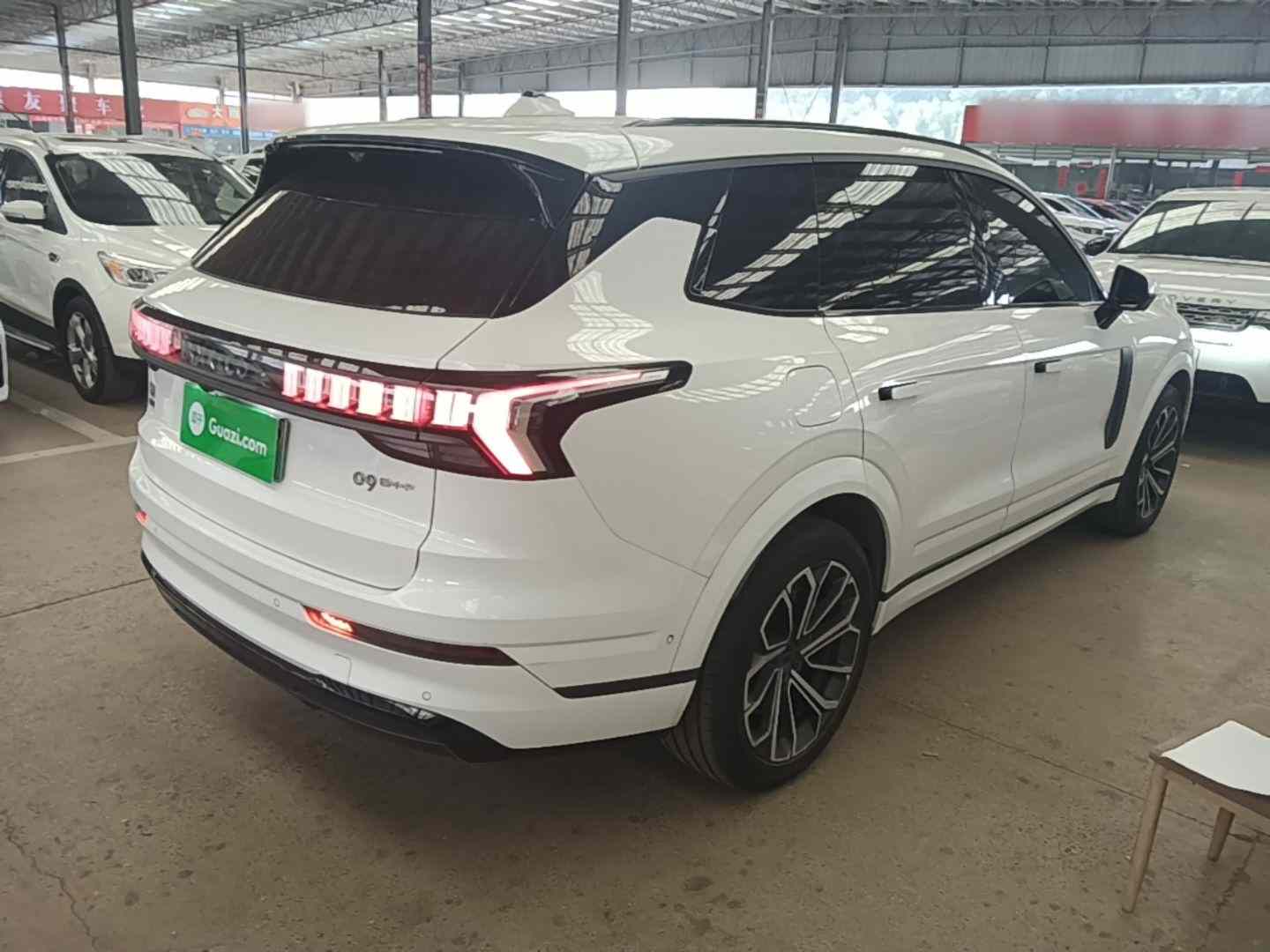 领克09 EM-P 2023款 2.0TD EM-P 远航版PM 七座(4)