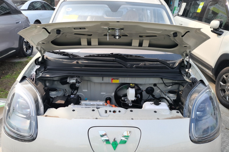 五菱汽车 宏光MINIEV 2025款 四门版 进阶款机舱底盘24