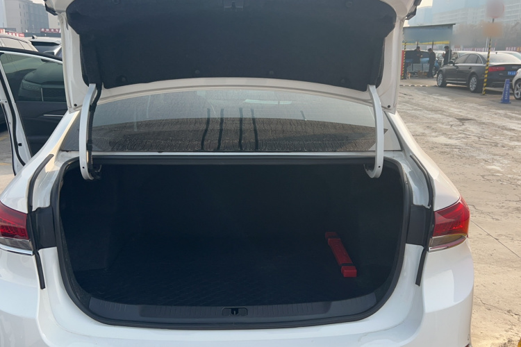 别克 英朗 2021款 改款 1.3T 自动轻混动精英型局部细节23