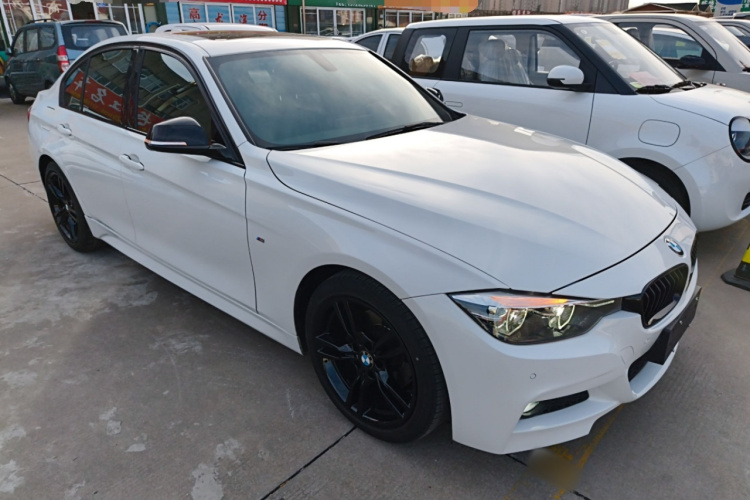 宝马3系 2019款 320i M运动曜夜版车身外观3