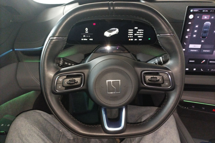 极氪001 2024款 YOU版 100kWh 四驱中控内饰13