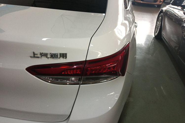 别克 英朗 2019款 18T 自动互联精英型 国VI车身外观9