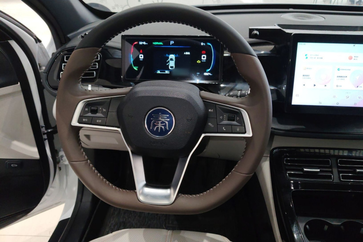 比亚迪 秦PLUS 2024款 荣耀版 DM-i 55KM领先型中控内饰13