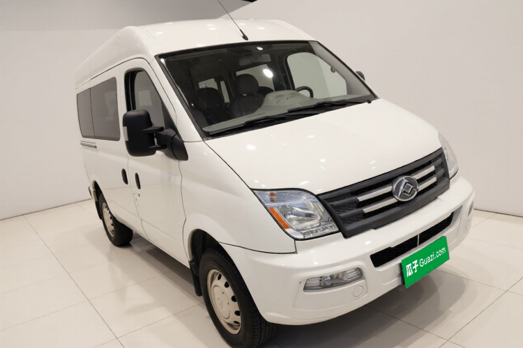 上汽大通MAXUS 新途V80 2021款 2.0T AMT经典傲运通短轴中顶5/6座车身外观3