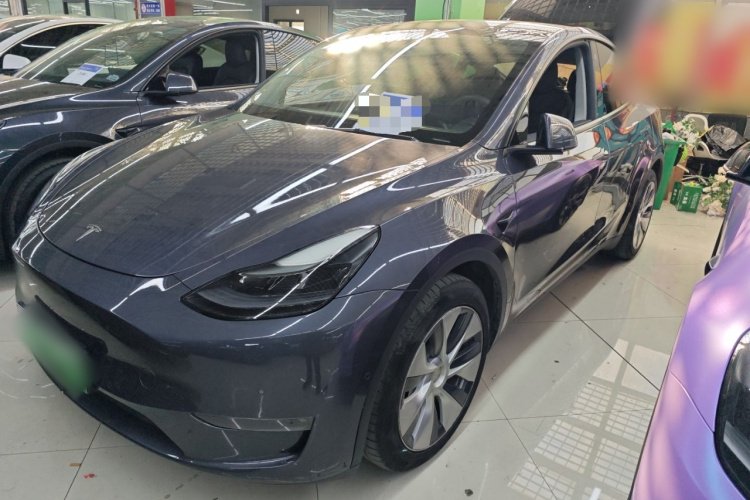 特斯拉 Model Y 2021款 长续航全轮驱动版车身外观1