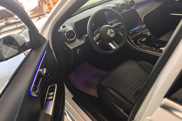 奔驰C级 2023款 改款 C 200 L 运动版中控内饰20