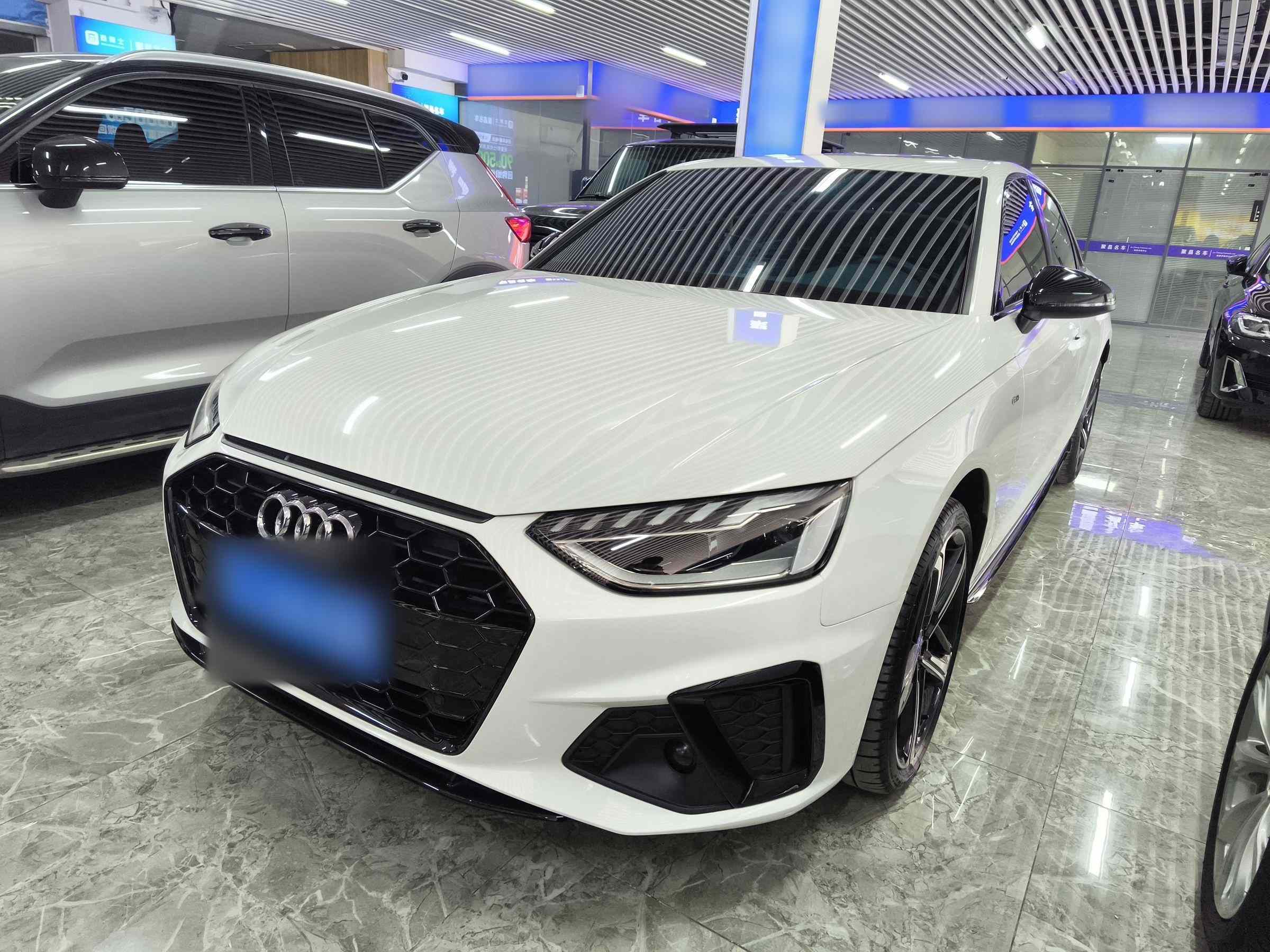 奥迪A4L 2024款 40 TFSI 豪华动感型(2)