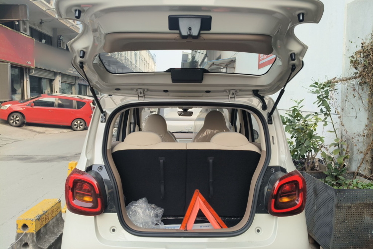 五菱汽车 宏光MINIEV 2025款 四门版 进阶款机舱底盘23