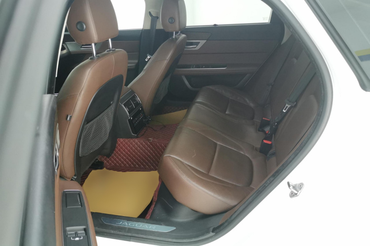 捷豹XFL 2018款 XFL 2.0T 250PS 豪华版中控内饰21